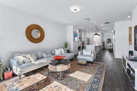 Adosado en venta en Orlando, Florida, 3 dormitorios, 187.29 m2 № 2421962 - foto 10