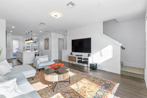 Adosado en venta en Orlando, Florida, 3 dormitorios, 187.29 m2 № 2421962 - foto 20