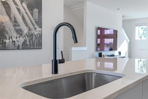 Adosado en venta en Orlando, Florida, 3 dormitorios, 187.29 m2 № 2421962 - foto 15