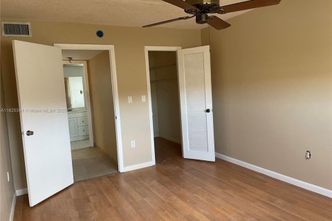 Condo in Sunrise, Florida, 1 bedroom  № 1792632 - photo 7