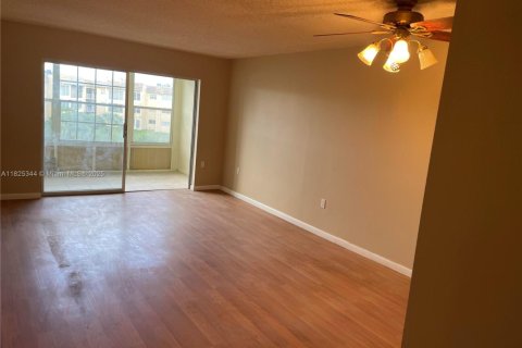 Condo in Sunrise, Florida, 1 bedroom  № 1792632 - photo 9