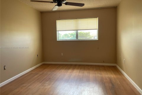 Condo in Sunrise, Florida, 1 bedroom  № 1792632 - photo 8