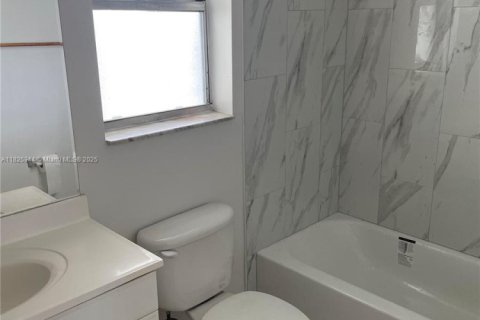 Condo in Sunrise, Florida, 1 bedroom  № 1792632 - photo 4