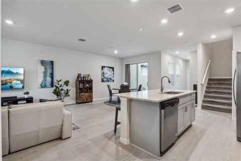 Townhouse in Casselberry, Florida 3 bedrooms, 167.87 sq.m. № 2200119 - photo 11