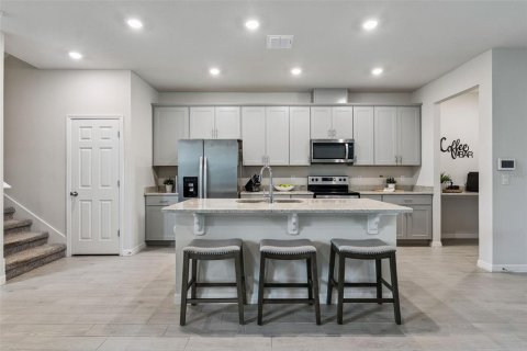 Townhouse in Casselberry, Florida 3 bedrooms, 167.87 sq.m. № 2200119 - photo 8