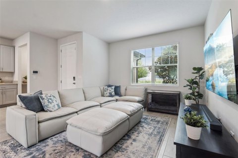 Townhouse in Casselberry, Florida 3 bedrooms, 167.87 sq.m. № 2200119 - photo 6