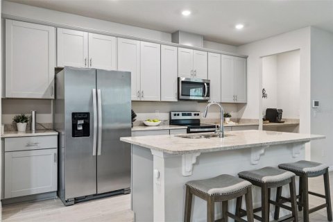 Townhouse in Casselberry, Florida 3 bedrooms, 167.87 sq.m. № 2200119 - photo 10