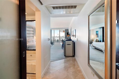 Condominio en venta en Miami Beach, Florida, 50.54 m2 № 2019707 - foto 17