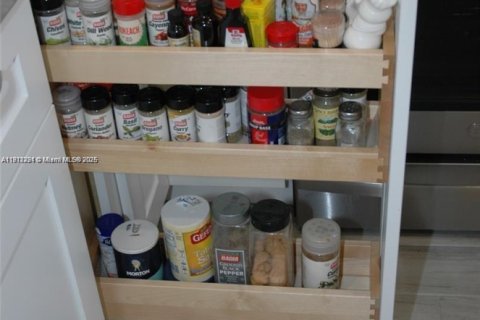 Купить кондоминиум в Лодерхилл, Флорида 3 спальни, 126.72м2, № 1968271 - фото 8