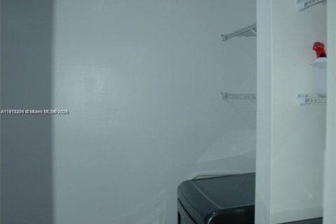 Купить кондоминиум в Лодерхилл, Флорида 3 спальни, 126.72м2, № 1968271 - фото 17