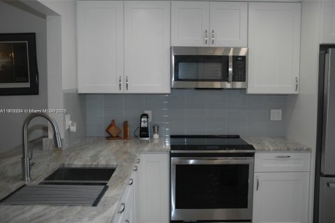 Купить кондоминиум в Лодерхилл, Флорида 3 спальни, 126.72м2, № 1968271 - фото 3