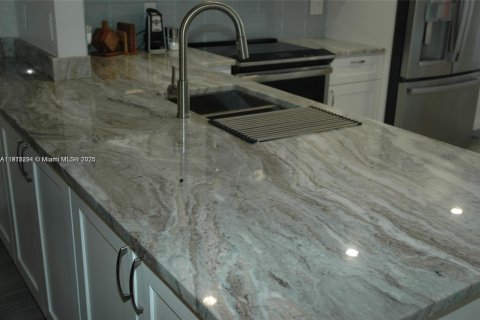 Купить кондоминиум в Лодерхилл, Флорида 3 спальни, 126.72м2, № 1968271 - фото 4