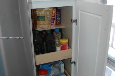 Купить кондоминиум в Лодерхилл, Флорида 3 спальни, 126.72м2, № 1968271 - фото 11