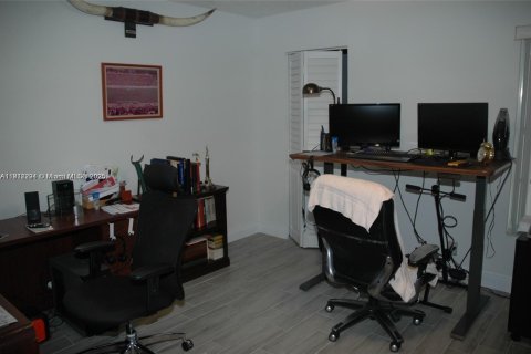 Купить кондоминиум в Лодерхилл, Флорида 3 спальни, 126.72м2, № 1968271 - фото 19