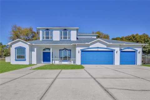 House in Floral City, Florida 5 bedrooms, 425.03 sq.m. № 1574897 - photo 1