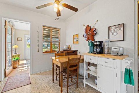 House in Venice, Florida 3 bedrooms, 151.99 sq.m. № 1750067 - photo 11
