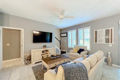 Townhouse in Clermont, Florida 3 bedrooms, 164.62 sq.m. № 2321379 - photo 28