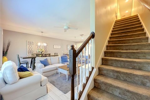 Townhouse in Clermont, Florida 3 bedrooms, 164.62 sq.m. № 2321379 - photo 30