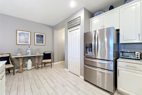 Townhouse in Clermont, Florida 3 bedrooms, 164.62 sq.m. № 2321379 - photo 14