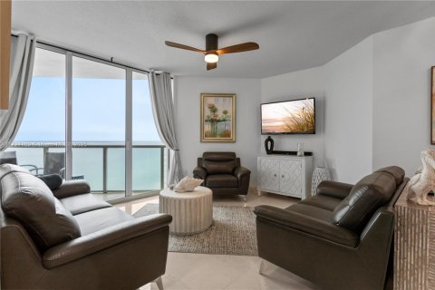 Copropriété à vendre à Sunny Isles Beach, Floride: 2 chambres, 117.61 m2 № 2037887 - photo 13