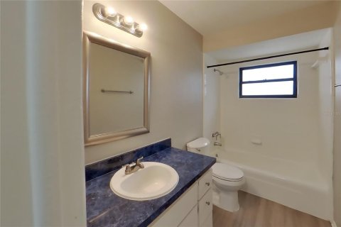 Villa ou maison à louer à Orlando, Floride: 2 chambres, 121.24 m2 № 2324796 - photo 15