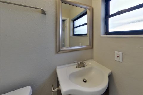 Villa ou maison à louer à Orlando, Floride: 2 chambres, 121.24 m2 № 2324796 - photo 10