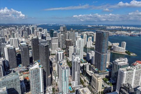 Condo in Miami, Florida, 2 bedrooms  № 2265904 - photo 3