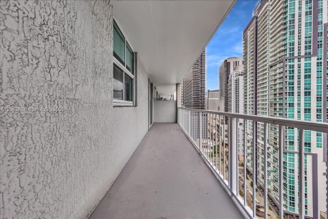 Condo in Miami, Florida, 2 bedrooms  № 2265904 - photo 25