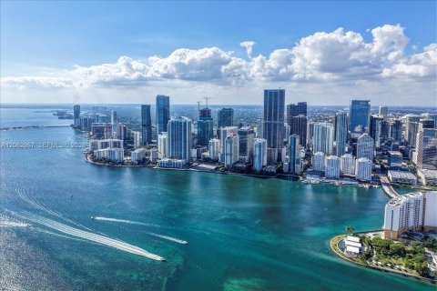 Condo in Miami, Florida, 2 bedrooms  № 2265904 - photo 4