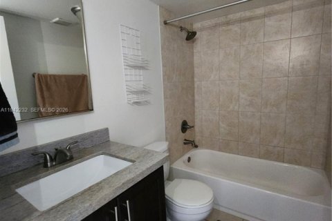 Copropriété à louer à Hialeah, Floride: 2 chambres, 91.04 m2 № 1999923 - photo 12