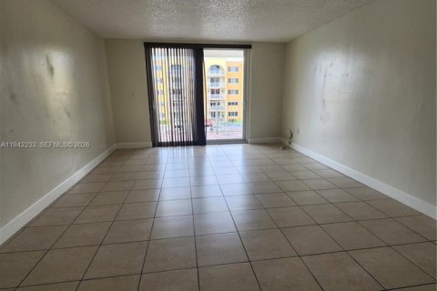 Copropriété à louer à Hialeah, Floride: 2 chambres, 91.04 m2 № 1999923 - photo 10