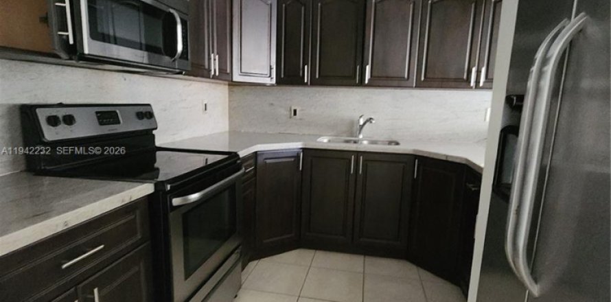 Condo à Hialeah, Floride, 2 chambres  № 1999923