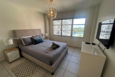 Condo in Miami Beach, Florida, 2 bedrooms № 2038278 - photo 13