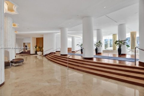 Condo in Miami Beach, Florida, 2 bedrooms № 2038278 - photo 22