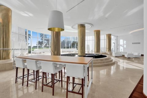 Condo in Miami Beach, Florida, 2 bedrooms № 2038278 - photo 23