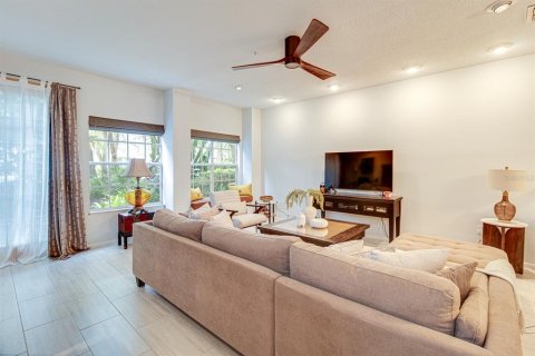 Condominio en venta en Altamonte Springs, Florida, 3 dormitorios, 155.7 m2 № 1803135 - foto 5