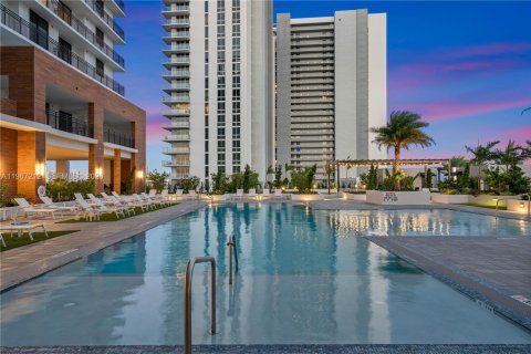 House in North Miami Beach, Florida 3 bedrooms № 2028554 - photo 4