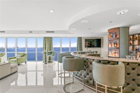 Condo in Tampa, Florida, 4 bedrooms  № 1661906 - photo 12