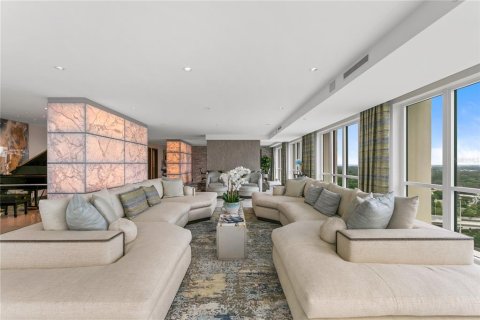 Condo in Tampa, Florida, 4 bedrooms  № 1661906 - photo 8