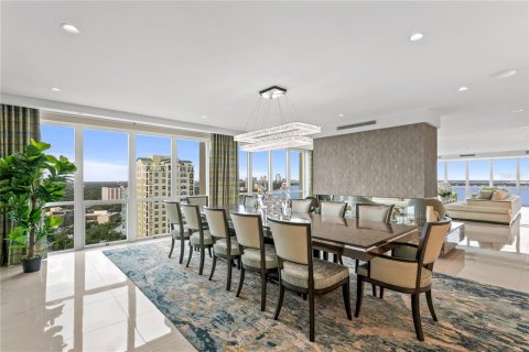 Condo in Tampa, Florida, 4 bedrooms  № 1661906 - photo 17