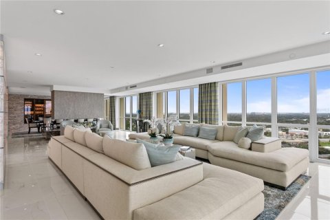 Condo in Tampa, Florida, 4 bedrooms  № 1661906 - photo 9