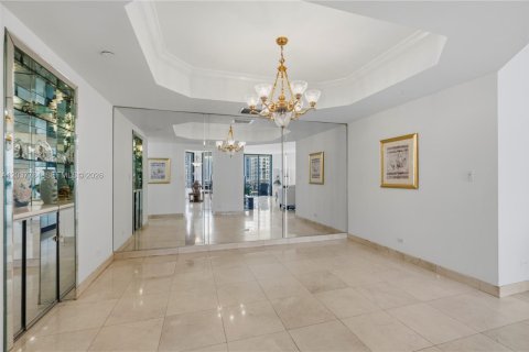 Condo in Aventura, Florida, 2 bedrooms № 2089497 - photo 27