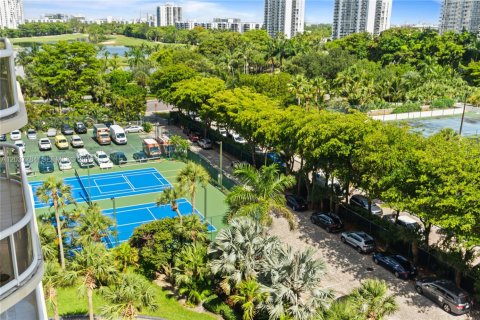 Condo in Aventura, Florida, 2 bedrooms № 2089497 - photo 14