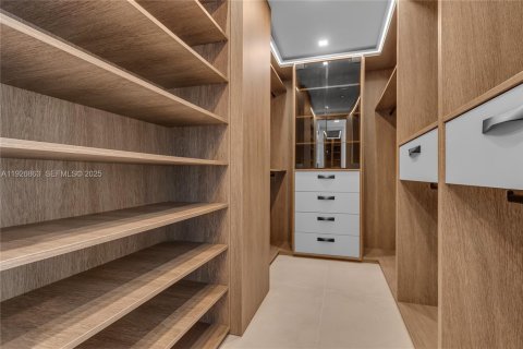 Купить кондоминиум в Холливуд, Флорида 2 спальни, 209.96м2, № 1985791 - фото 24