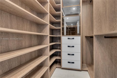 Купить кондоминиум в Холливуд, Флорида 2 спальни, 209.96м2, № 1985791 - фото 25