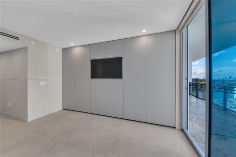 Купить кондоминиум в Холливуд, Флорида 2 спальни, 209.96м2, № 1985791 - фото 30