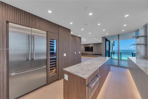 Купить кондоминиум в Холливуд, Флорида 2 спальни, 209.96м2, № 1985791 - фото 9