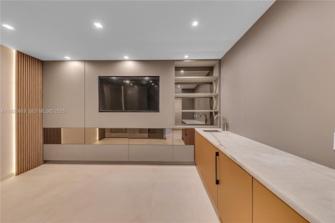 Купить кондоминиум в Холливуд, Флорида 2 спальни, 209.96м2, № 1985791 - фото 19