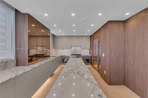 Купить кондоминиум в Холливуд, Флорида 2 спальни, 209.96м2, № 1985791 - фото 17