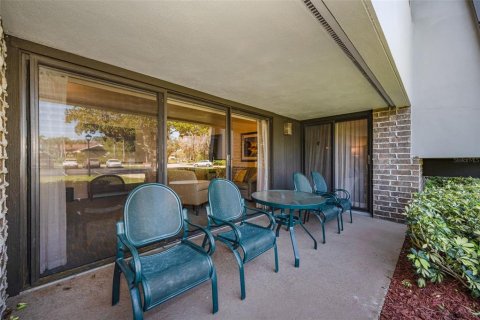 Condo in Palm Harbor, Florida, 2 bedrooms № 2128146 - photo 29